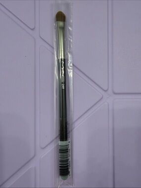 MAC 248 Eye Shader Brush - Black/Silver New